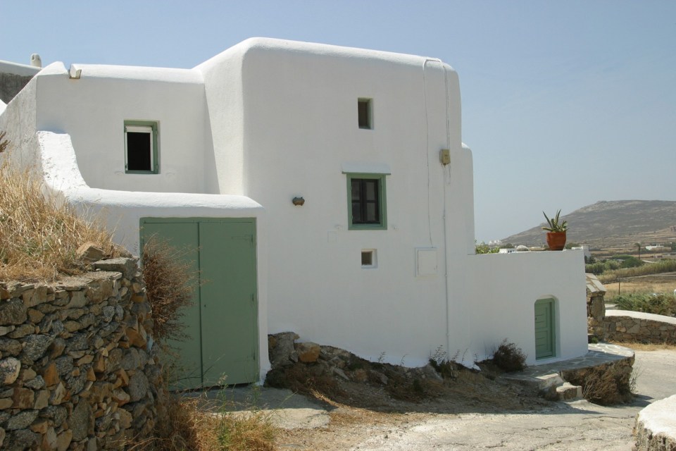 A traditional house on Mykonos was restored, staying true to the island's architectural history. It has two bedrooms and a loft in 840 sq ft. | www.facebook.com/SmallHouseBliss