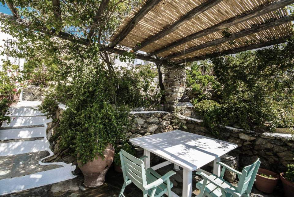 A traditional house on Mykonos was restored, staying true to the island's architectural history. It has two bedrooms and a loft in 840 sq ft. | www.facebook.com/SmallHouseBliss