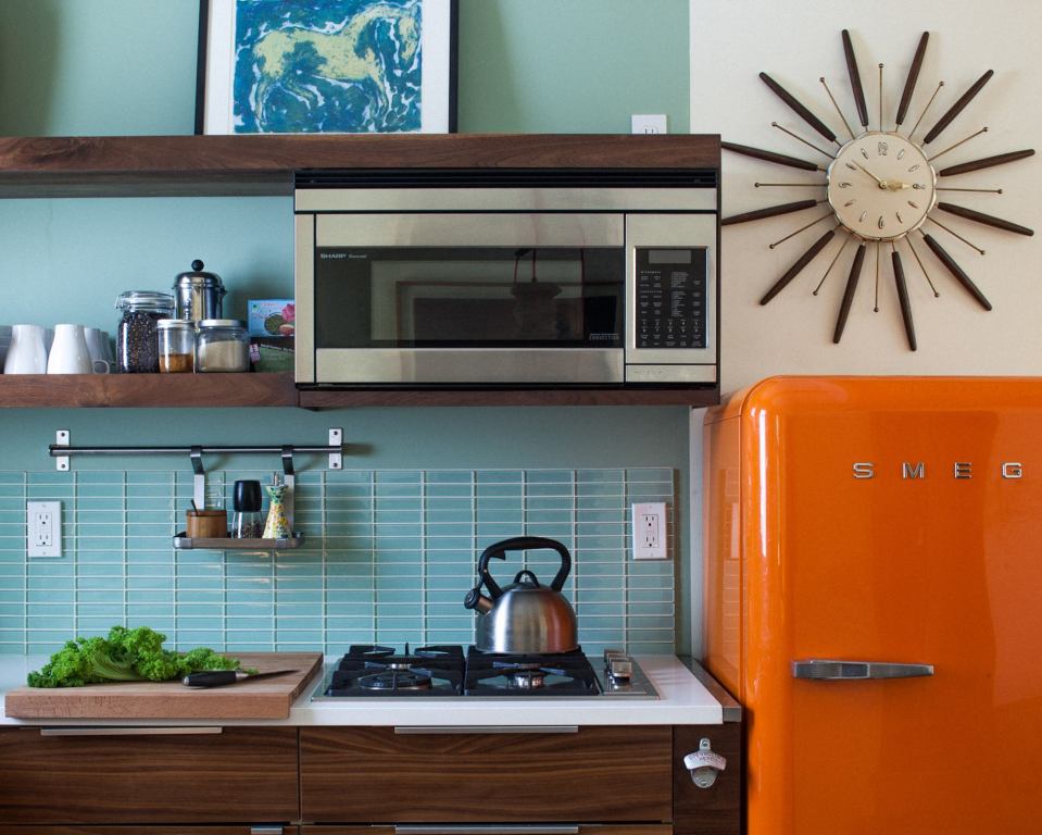 PDX Eco Cottage, a sustainably built Craftsman-style backyard cottage with Mid-Century Modern interior. It has 1 bedroom in 550 sq ft. | www.facebook.com/SmallHouseBliss