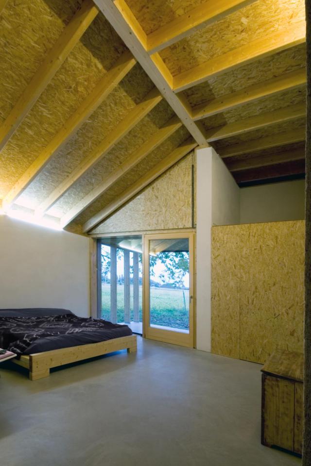 Casa T2, a simple copper-clad house with 2 bedrooms in 1,184 sq ft. | www.facebook.com/SmallHouseBliss