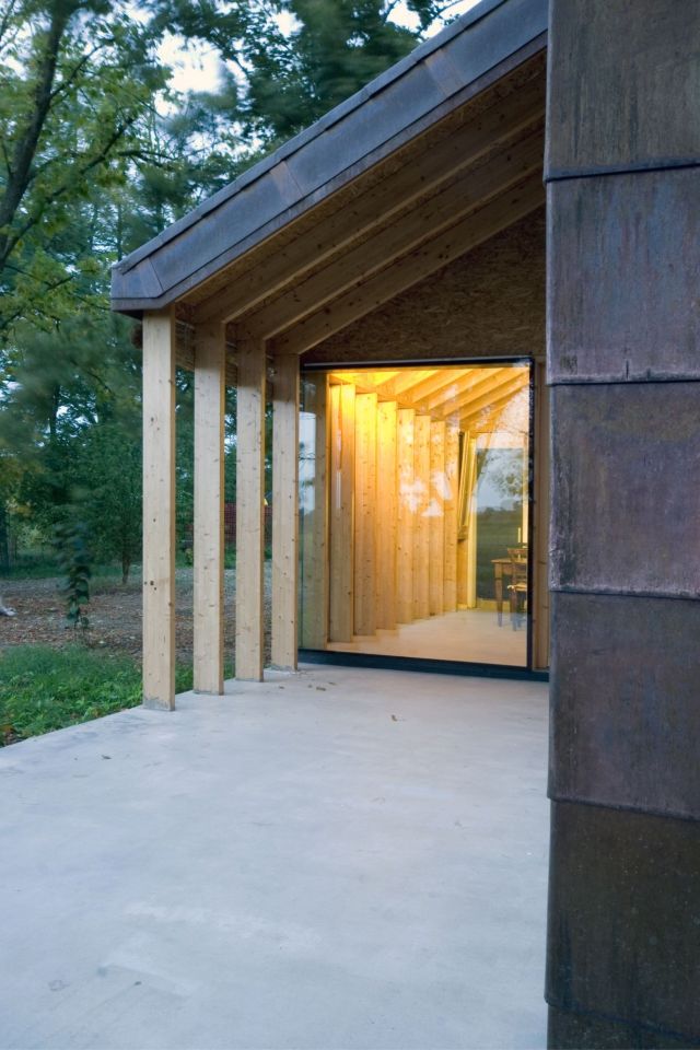 Casa T2, a simple copper-clad house with 2 bedrooms in 1,184 sq ft. | www.facebook.com/SmallHouseBliss