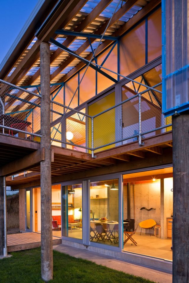 The DOGBOX, a small affordable house designed and built by three recent New Zealand architecture grads. It has 2 bedrooms in 947 sq ft. | www.facebook.com/SmallHouseBliss