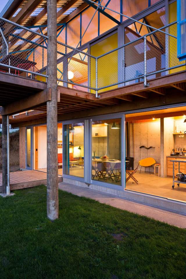 The DOGBOX, a small affordable house designed and built by three recent New Zealand architecture grads. It has 2 bedrooms in 947 sq ft. | www.facebook.com/SmallHouseBliss