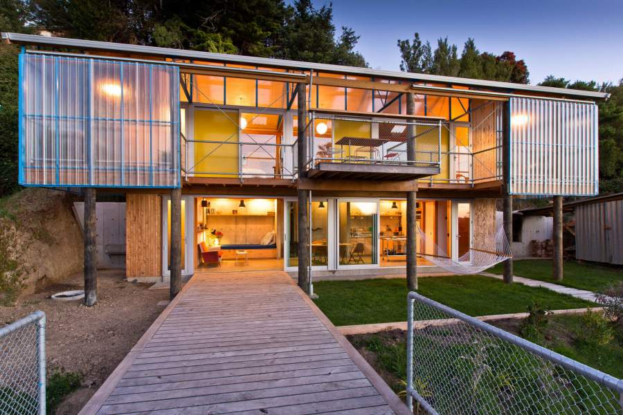 The DOGBOX, a small affordable house designed and built by three recent New Zealand architecture grads. It has 2 bedrooms in 947 sq ft. | www.facebook.com/SmallHouseBliss