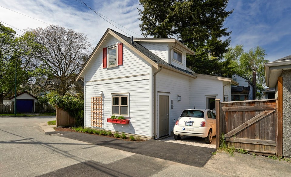 This charming laneway cottage has two bedrooms in 675 sq ft. | www.facebook.com/SmallHouseBliss