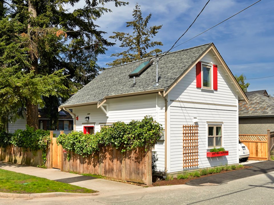 This charming laneway cottage has two bedrooms in 675 sq ft. | www.facebook.com/SmallHouseBliss