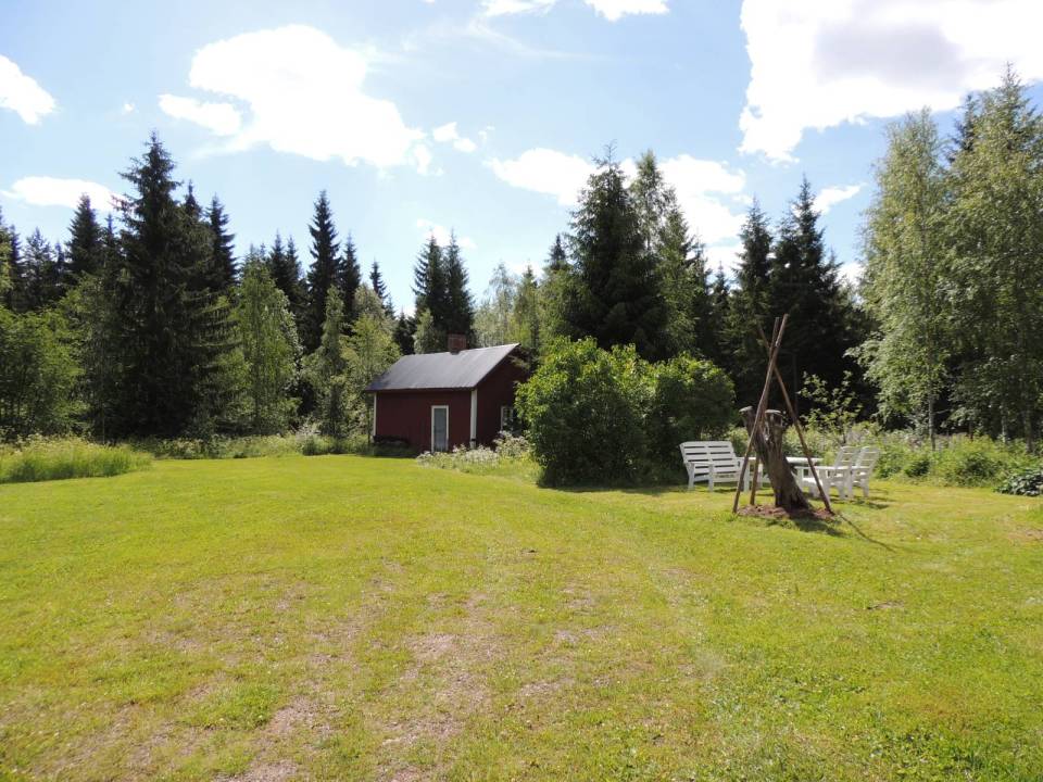 This hundred-year-old farmhouse in the Swedish countryside retains much of its original interior and character. It has 3 bedrooms in roughly 1,020 sq ft. | www.facebook.com/SmallHouseBliss