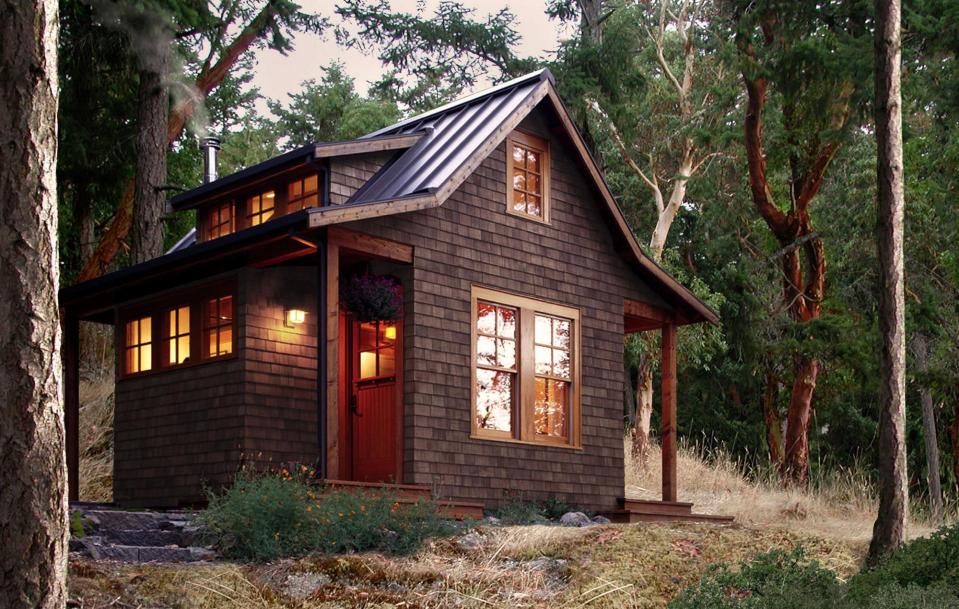 This small cabin in the woods on Orcas Island has a 350 sq ft ground floor plus a sleeping loft. | www.facebook.com/SmallHouseBliss