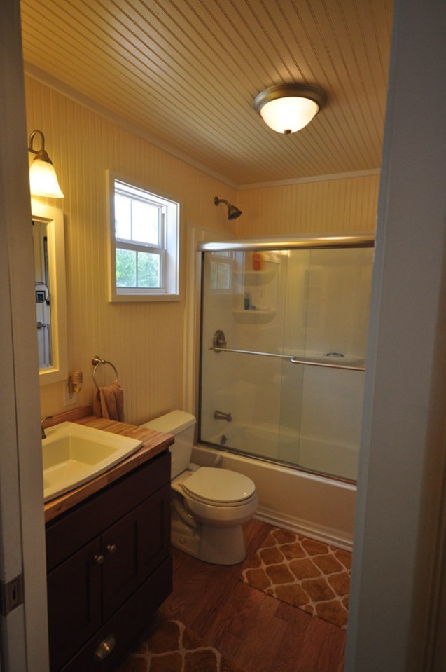 This country cottage in Texas has one bedroom and a loft in 416 sq ft. | www.facebook.com/SmallHouseBliss