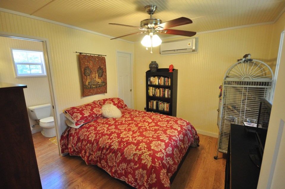 This country cottage in Texas has one bedroom and a loft in 416 sq ft. | www.facebook.com/SmallHouseBliss