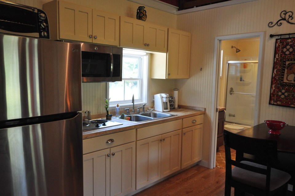 This country cottage in Texas has one bedroom and a loft in 416 sq ft. | www.facebook.com/SmallHouseBliss