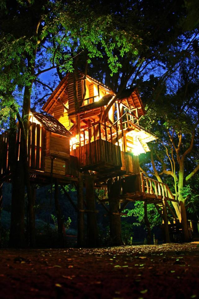 Treehouse at the Rabeang Pasak Chiangmai Treehouse Resort in northern Thailand. | www.facebook.com/SmallHouseBliss