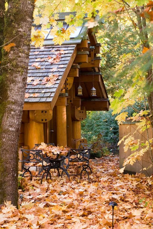 "The Totems" is a small log cabin with an almost mystical quality. It has 400 sq ft plus a sleeping loft. | www.facebook.com/SmallHouseBliss