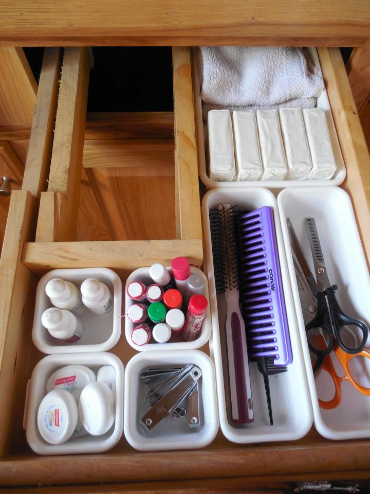 This small Tennessee cabin was renovated into a family's full-time home. It has one bedroom and a loft in 635 sq ft. | www.facebook.com/SmallHouseBliss