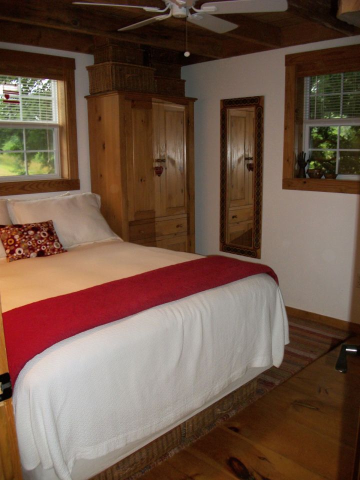 This small Tennessee cabin was renovated into a family's full-time home. It has one bedroom and a loft in 635 sq ft. | www.facebook.com/SmallHouseBliss