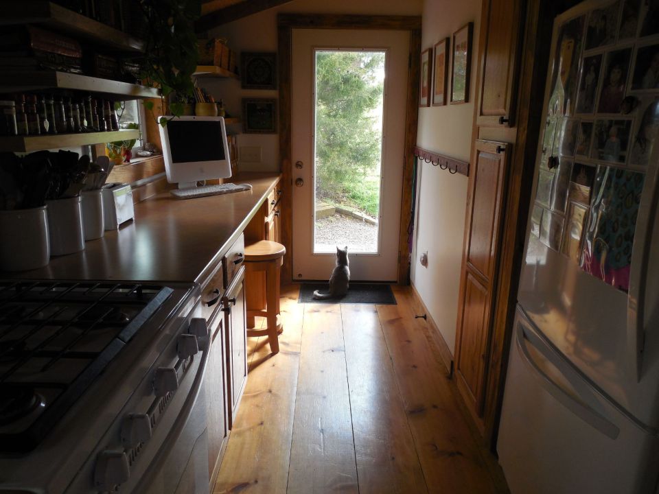 This small Tennessee cabin was renovated into a family's full-time home. It has one bedroom and a loft in 635 sq ft. | www.facebook.com/SmallHouseBliss