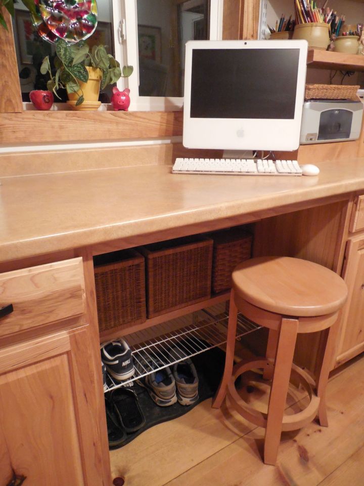 This small Tennessee cabin was renovated into a family's full-time home. It has one bedroom and a loft in 635 sq ft. | www.facebook.com/SmallHouseBliss