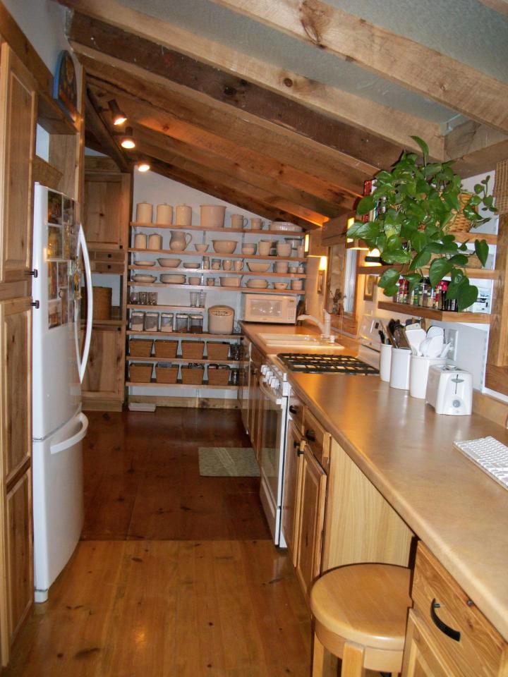 This small Tennessee cabin was renovated into a family's full-time home. It has one bedroom and a loft in 635 sq ft. | www.facebook.com/SmallHouseBliss