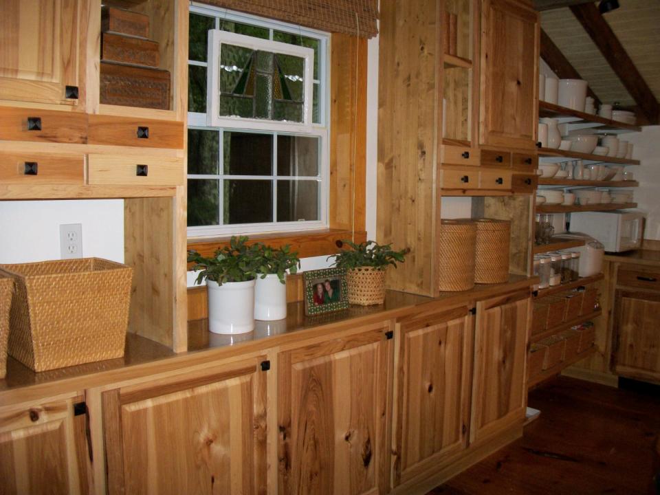 This small Tennessee cabin was renovated into a family's full-time home. It has one bedroom and a loft in 635 sq ft. | www.facebook.com/SmallHouseBliss