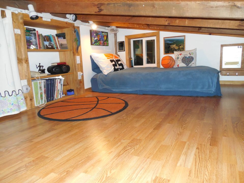 This small Tennessee cabin was renovated into a family's full-time home. It has one bedroom and a loft in 635 sq ft. | www.facebook.com/SmallHouseBliss