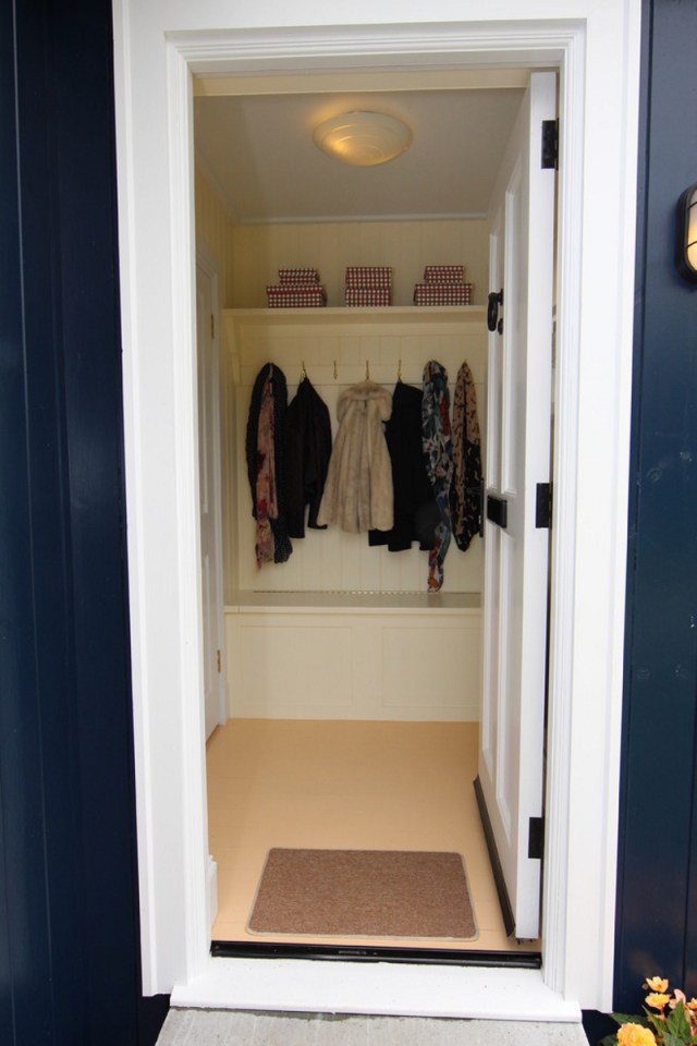 A small traditionally-styled Scottish house by modular builder The Wee House Company. This model has one bedroom in 431 sq ft. | www.facebook.com/SmallHouseBliss