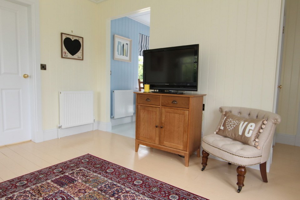 A small traditionally-styled Scottish house by modular builder The Wee House Company. This model has one bedroom in 431 sq ft. | www.facebook.com/SmallHouseBliss