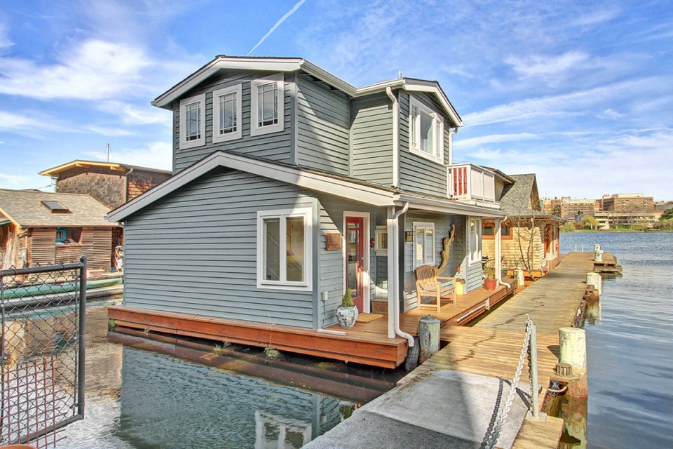 A Craftsman-style float house in Seattle's Portage Bay with two bedrooms in 960 sq ft. | www.facebook.com/SmallHouseBliss
