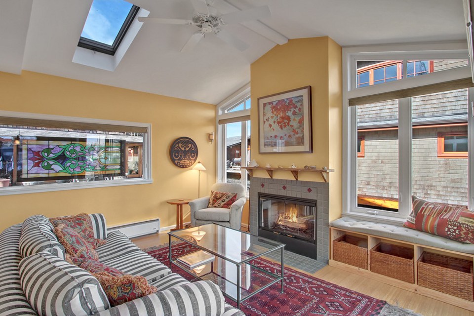 A Craftsman-style float house in Seattle's Portage Bay with two bedrooms in 960 sq ft. | www.facebook.com/SmallHouseBliss