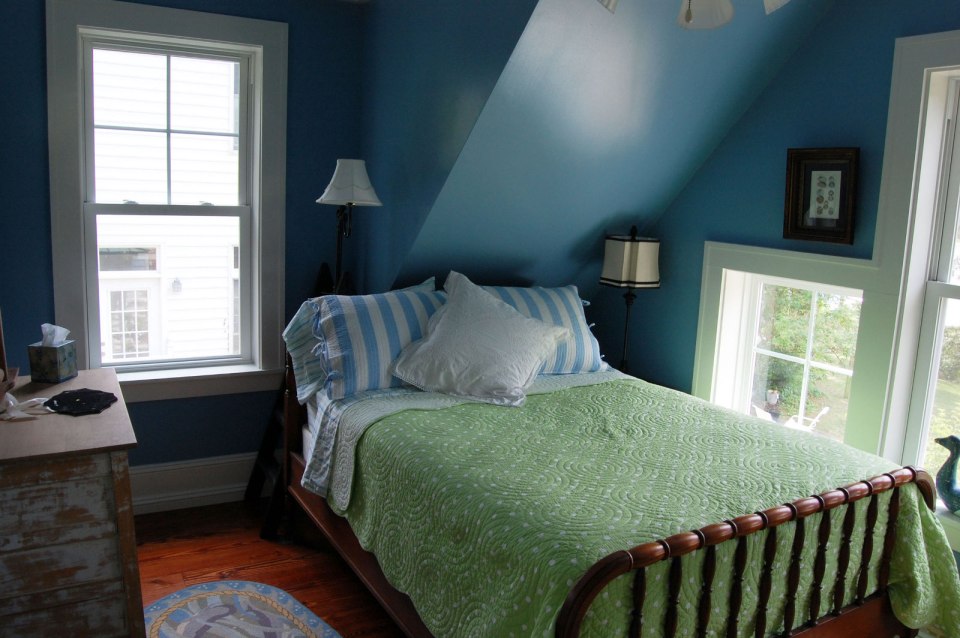 This traditional "Katrina Cottage" design has 3 bedrooms in 1,112 sq ft. | www.facebook.com/SmallHouseBliss