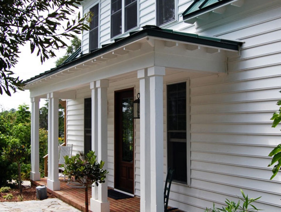 This traditional "Katrina Cottage" design has 3 bedrooms in 1,112 sq ft. | www.facebook.com/SmallHouseBliss
