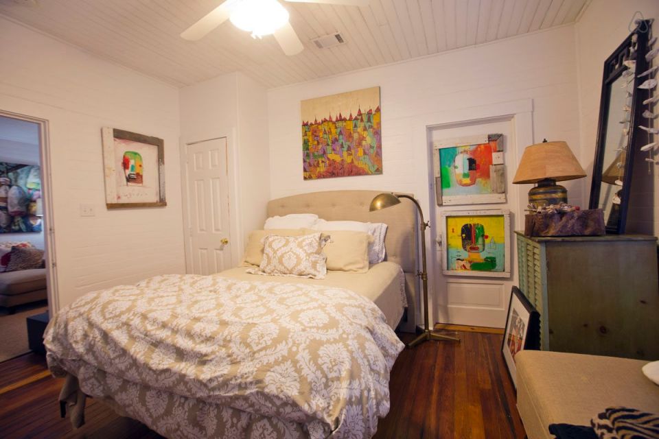 This modest two-bedroom bungalow outside Savannah, Georgia features a spacious wraparound porch. | www.facebook.com/SmallHouseBliss