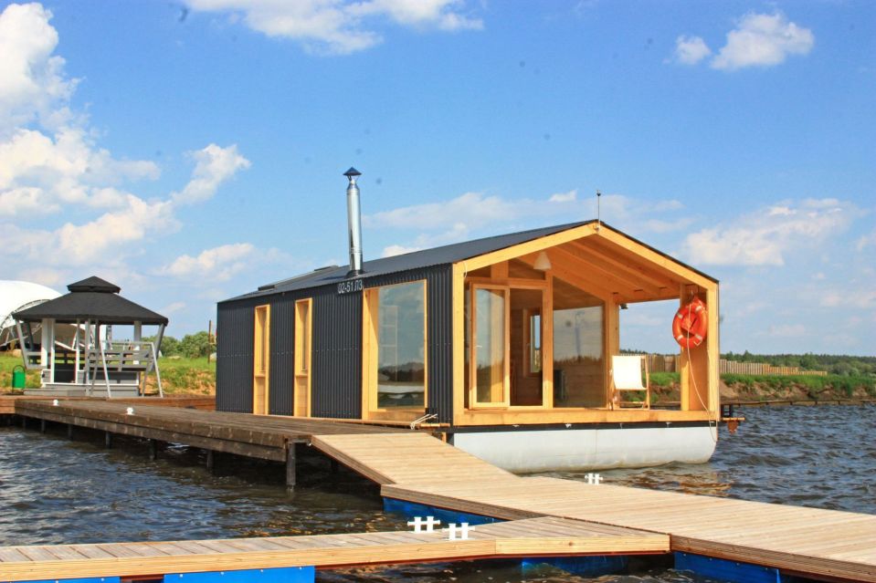 DublDom Houseboat, a modular floating cabin with a 280 sq ft studio floor plan. | www.facebook.com/SmallHouseBliss