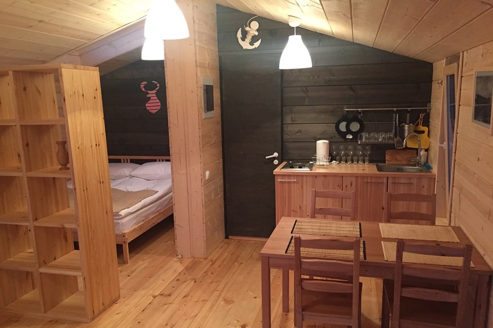 DublDom Houseboat, a modular floating cabin with a 280 sq ft studio floor plan. | www.facebook.com/SmallHouseBliss