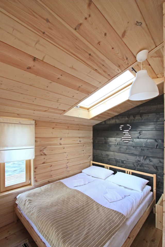 DublDom Houseboat, a modular floating cabin with a 280 sq ft studio floor plan. | www.facebook.com/SmallHouseBliss