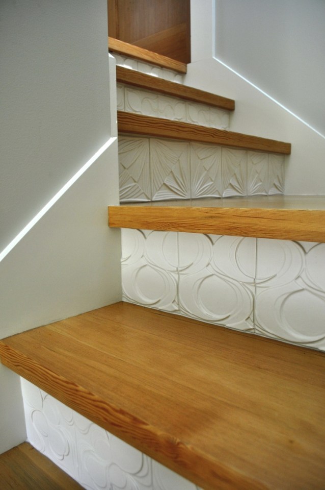 This tiny 2-storey guest cottage has one bedroom in 342 sq ft. | www.facebook.com/SmallHouseBliss