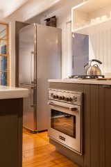 Tiny Cape Cod cottage | Christopher Budd | Small House Bliss