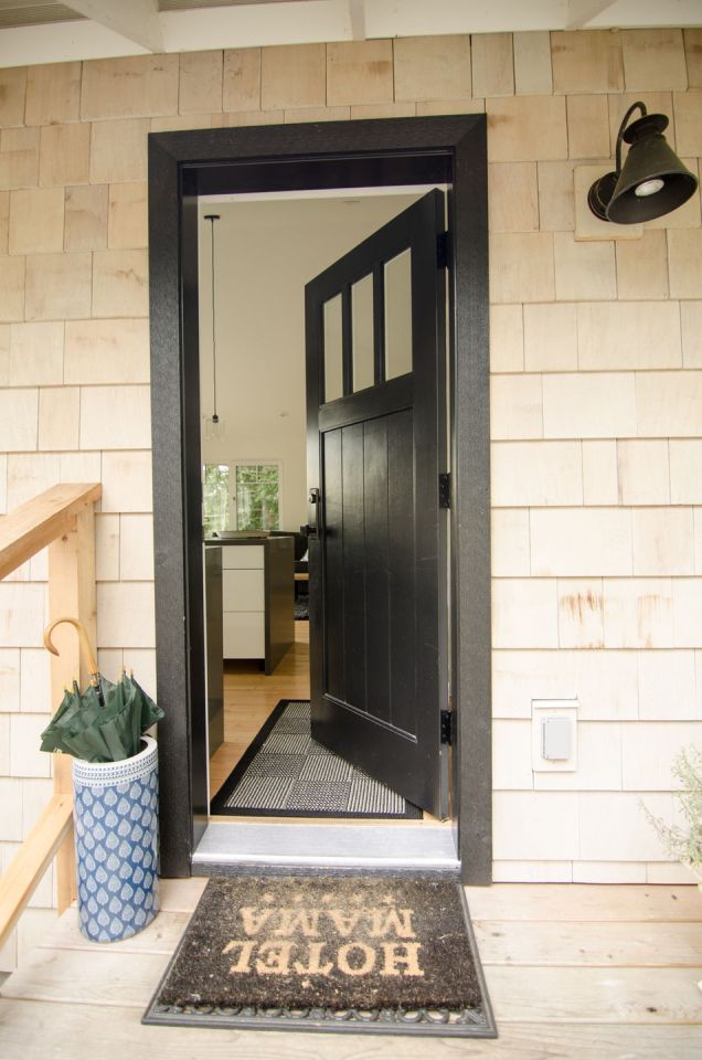 This contemporary coastal cottage has an open floor plan with one bedroom in 600 sq ft. | www.facebook.com/SmallHouseBliss