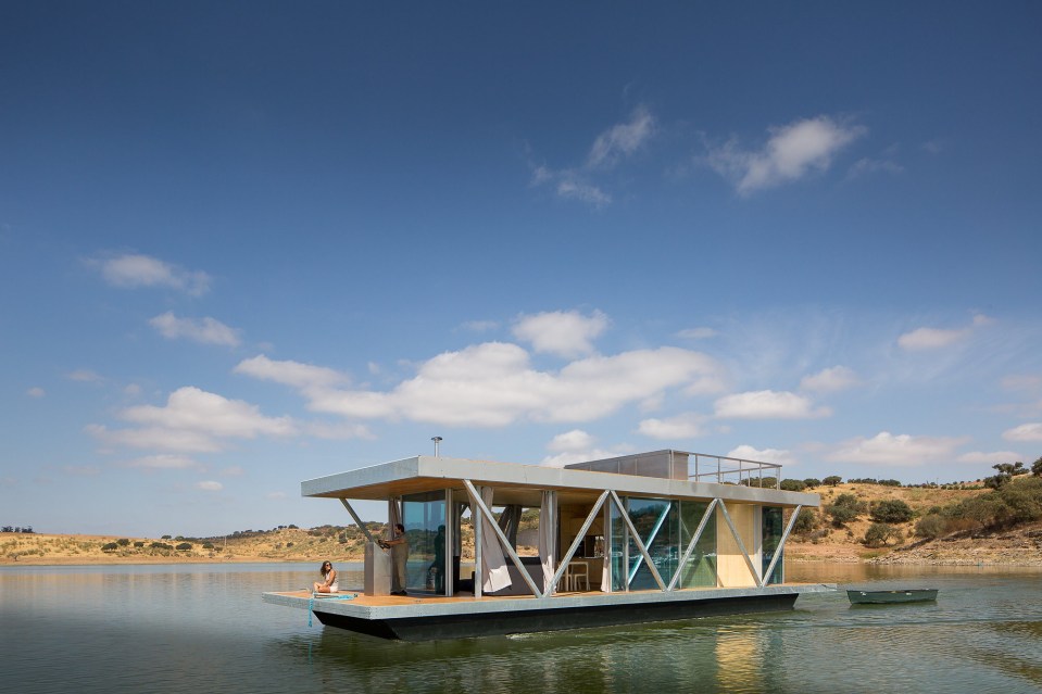 Floatwing, a line of houseboats that can be equipped for autonomous off-grid living. This one has one bedroom in 561 sq ft. | www.facebook.com/SmallHouseBliss