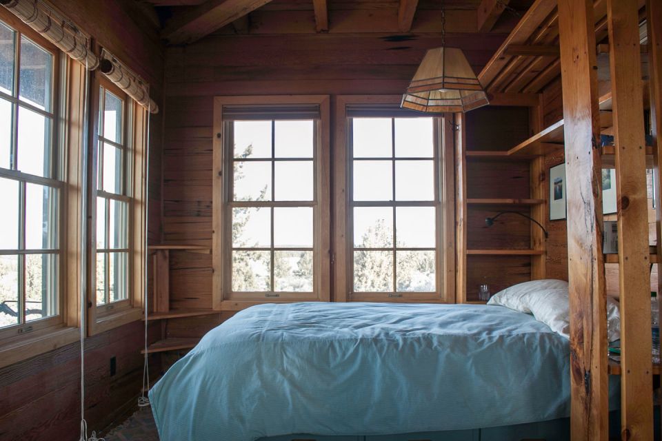 1930s-era forest fire lookout towers inspired this 3-storey tower house in Oregon's high desert. | www.facebook.com/SmallHouseBliss