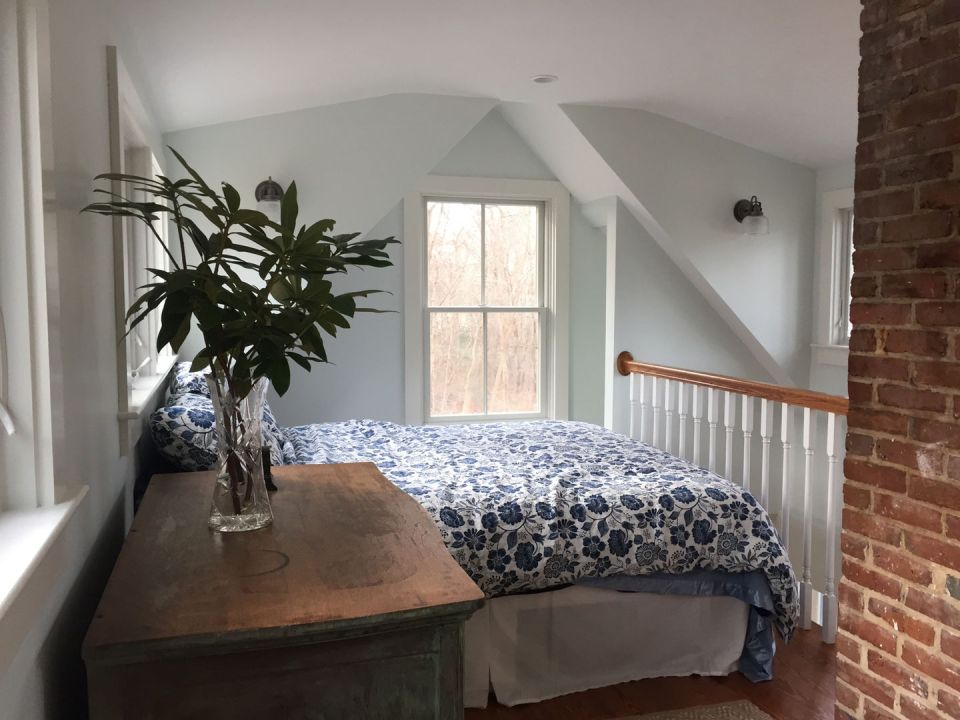 A tiny "half Cape" cottage on Cape Cod Bay. Its interior was updated in keeping with the age and character of the cottage. | www.facebook.com/SmallHouseBliss