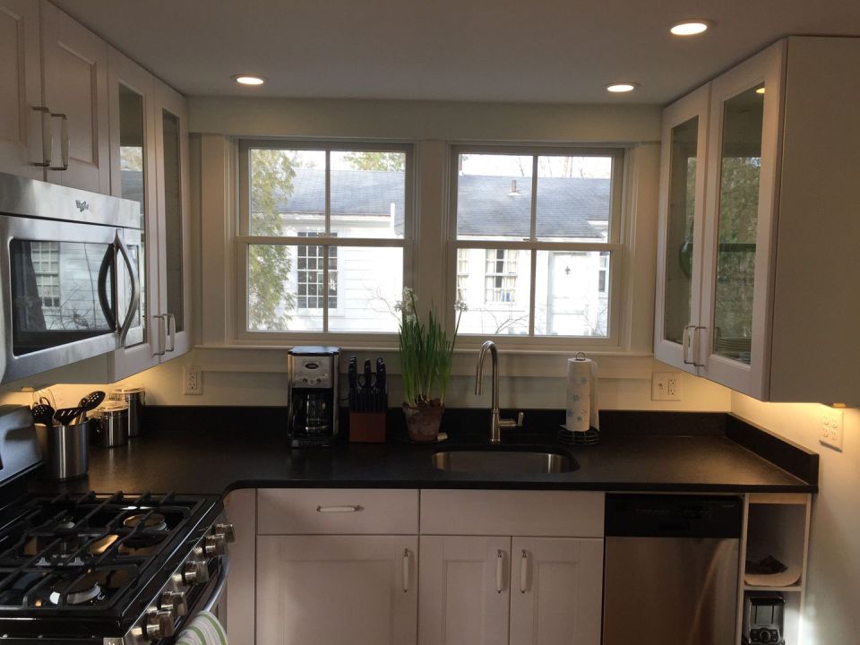 A tiny "half Cape" cottage on Cape Cod Bay. Its interior was updated in keeping with the age and character of the cottage. | www.facebook.com/SmallHouseBliss