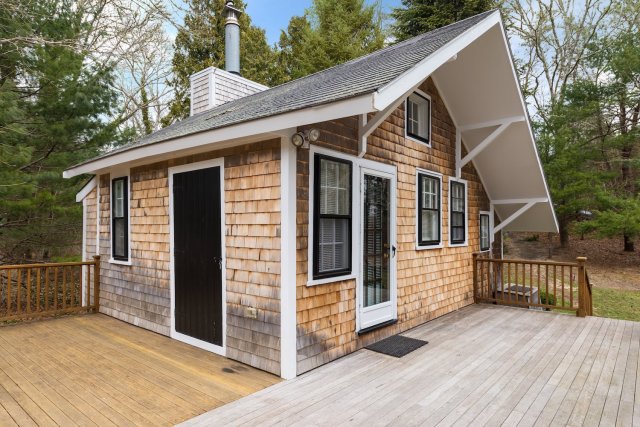 Tiny studio cottage on Cape Cod | Small House Bliss