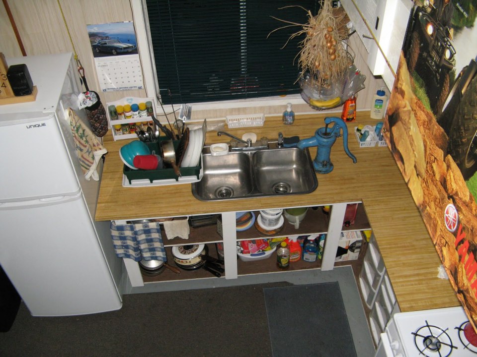 An off-grid floating cabin on Powell Lake, British Columbia. Built on a raft of cedar logs, the 675 sq ft cabin has 2 small bedrooms and a loft. | www.facebook.com/SmallHouseBliss