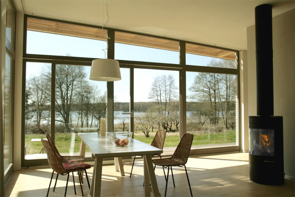 Inspired by Scandinavian summerhouse culture, Sommerhaus PIU is a clean-lined prefab vacation home with two bedrooms in 700 sq ft. | www.facebook.com/SmallHouseBliss