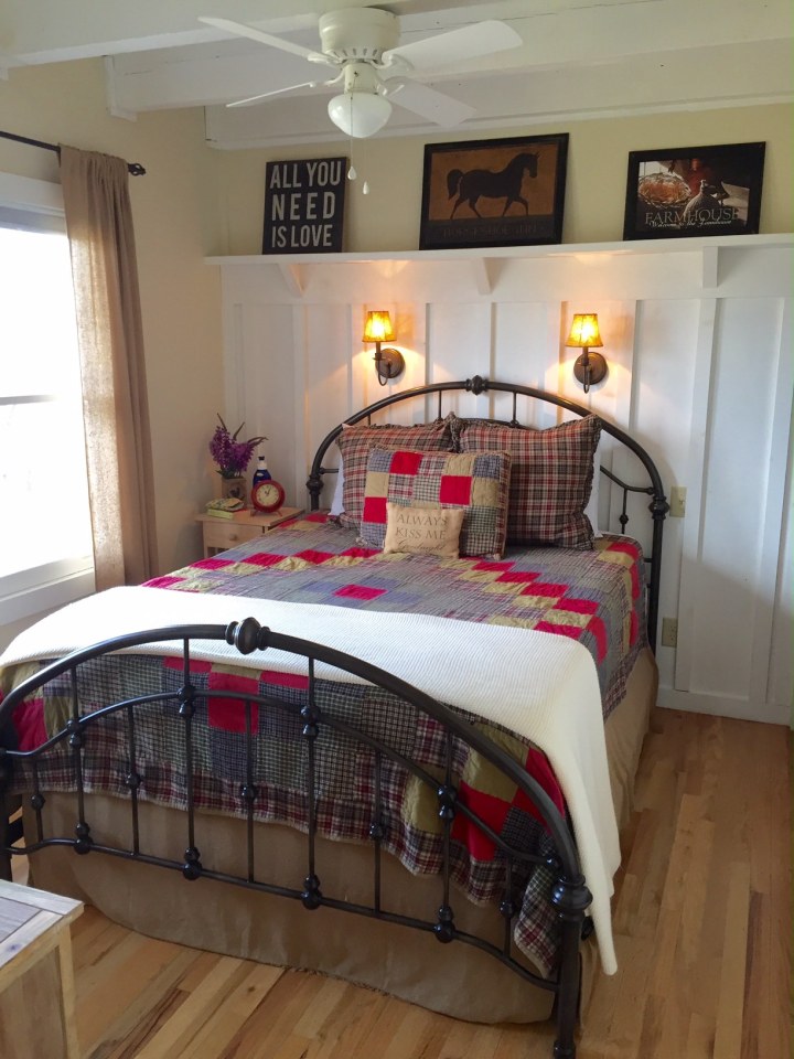 This recently renovated farmhouse in the Great Smoky Mountains has two bedrooms in 1,000 sq ft. | www.facebook.com/SmallHouseBliss