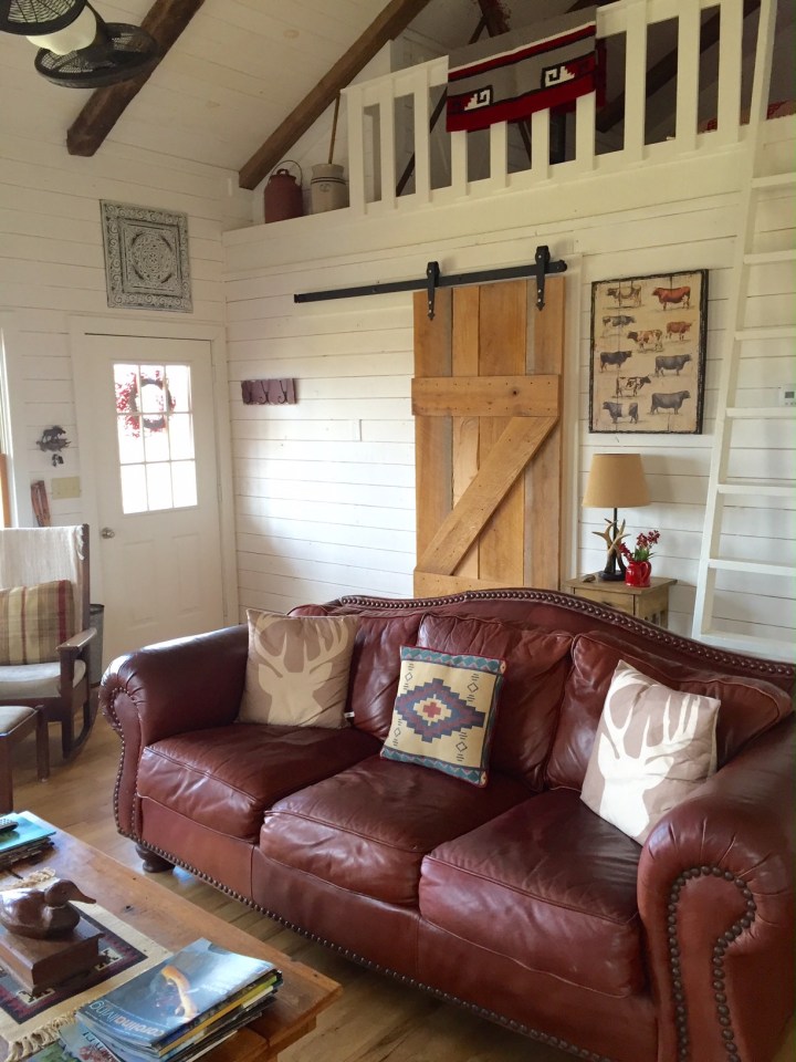 This recently renovated farmhouse in the Great Smoky Mountains has two bedrooms in 1,000 sq ft. | www.facebook.com/SmallHouseBliss