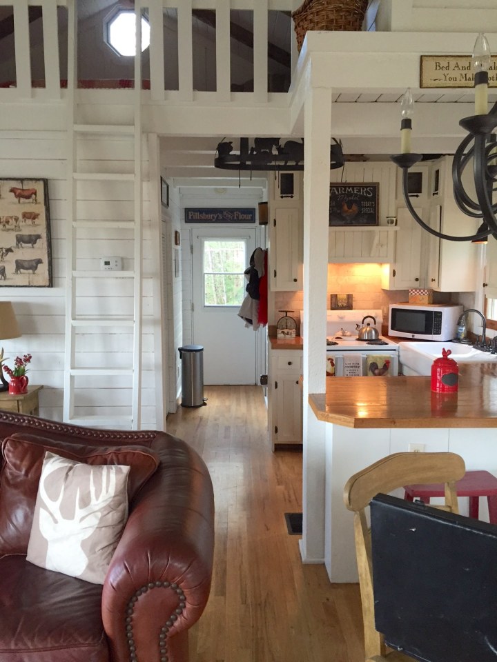 This recently renovated farmhouse in the Great Smoky Mountains has two bedrooms in 1,000 sq ft. | www.facebook.com/SmallHouseBliss