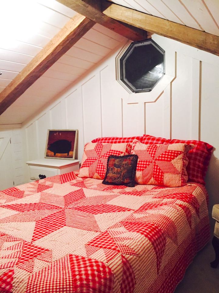 This recently renovated farmhouse in the Great Smoky Mountains has two bedrooms in 1,000 sq ft. | www.facebook.com/SmallHouseBliss