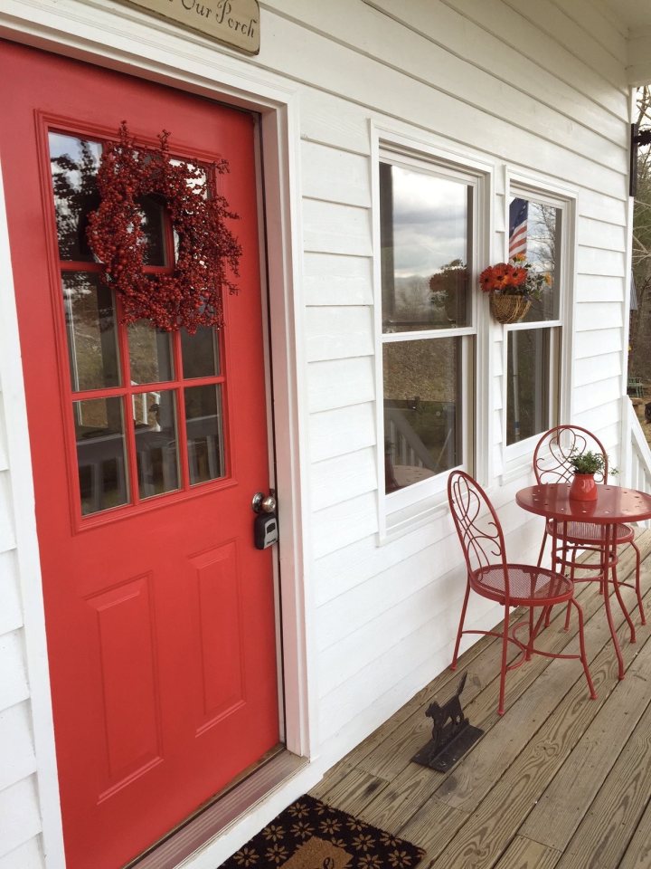 This recently renovated farmhouse in the Great Smoky Mountains has two bedrooms in 1,000 sq ft. | www.facebook.com/SmallHouseBliss