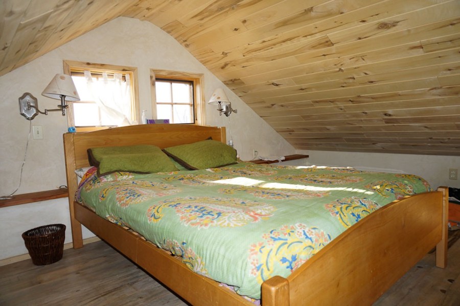 Off-grid straw bale homestead in Colorado | Small House Bliss